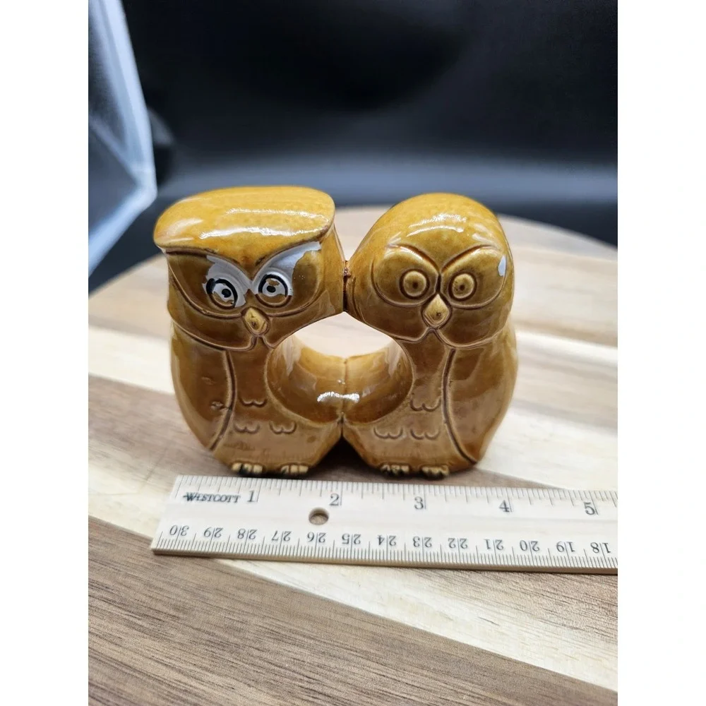 Vintage Owls Joined Pair Salt & Pepper Shaker Made In‎ Japan Some Paint Wear